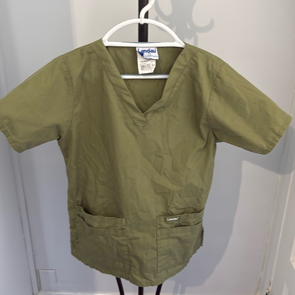 Landau Scrub Top